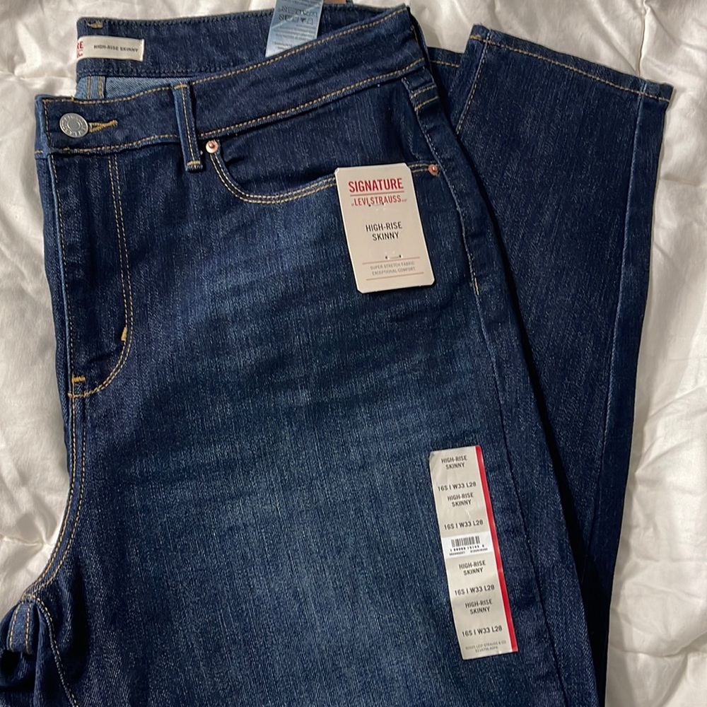 Hi rise signature by Levi Strauss